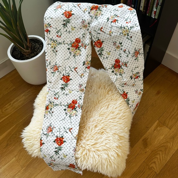 Dolce & Gabbana Vintage White Floral Cotton Pants, Size 26 / IT 40 - Picture 4 of 10
